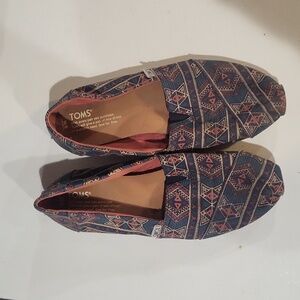 Toms women 9
